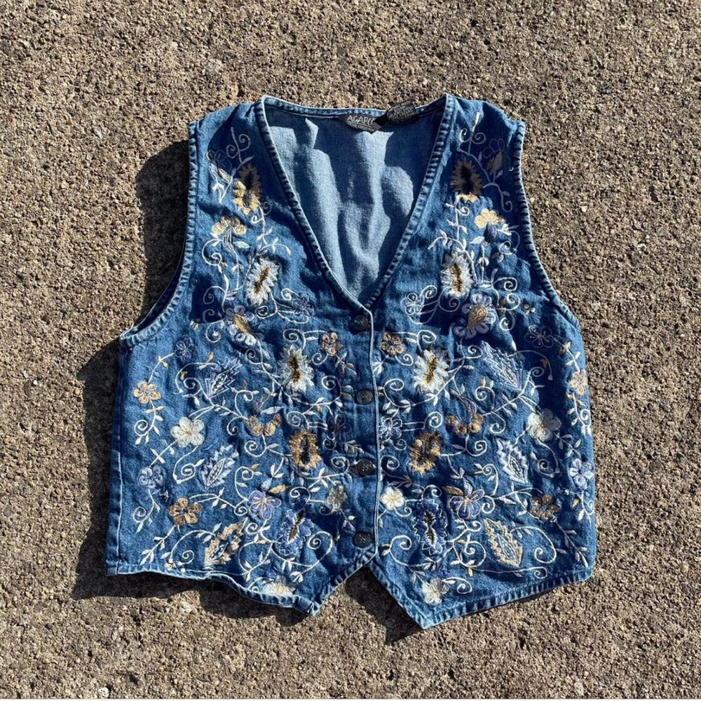 Vintage floral vest. Petite medium